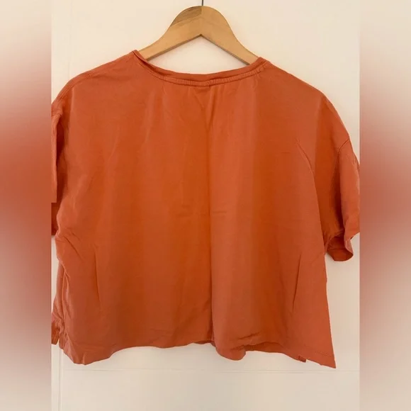 Old Navy Canada Graphic Boxy Tee, size M. Never a better time to show off 🇨🇦❤️! - Picture 5 of 7